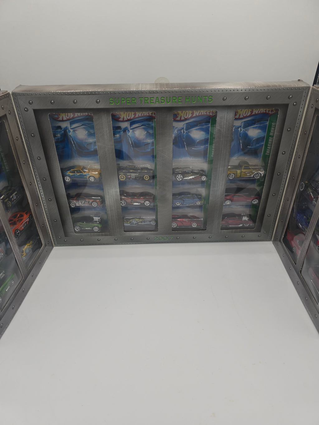 2007 Treasure & Super Hunt Set — In-Store Pickup Only