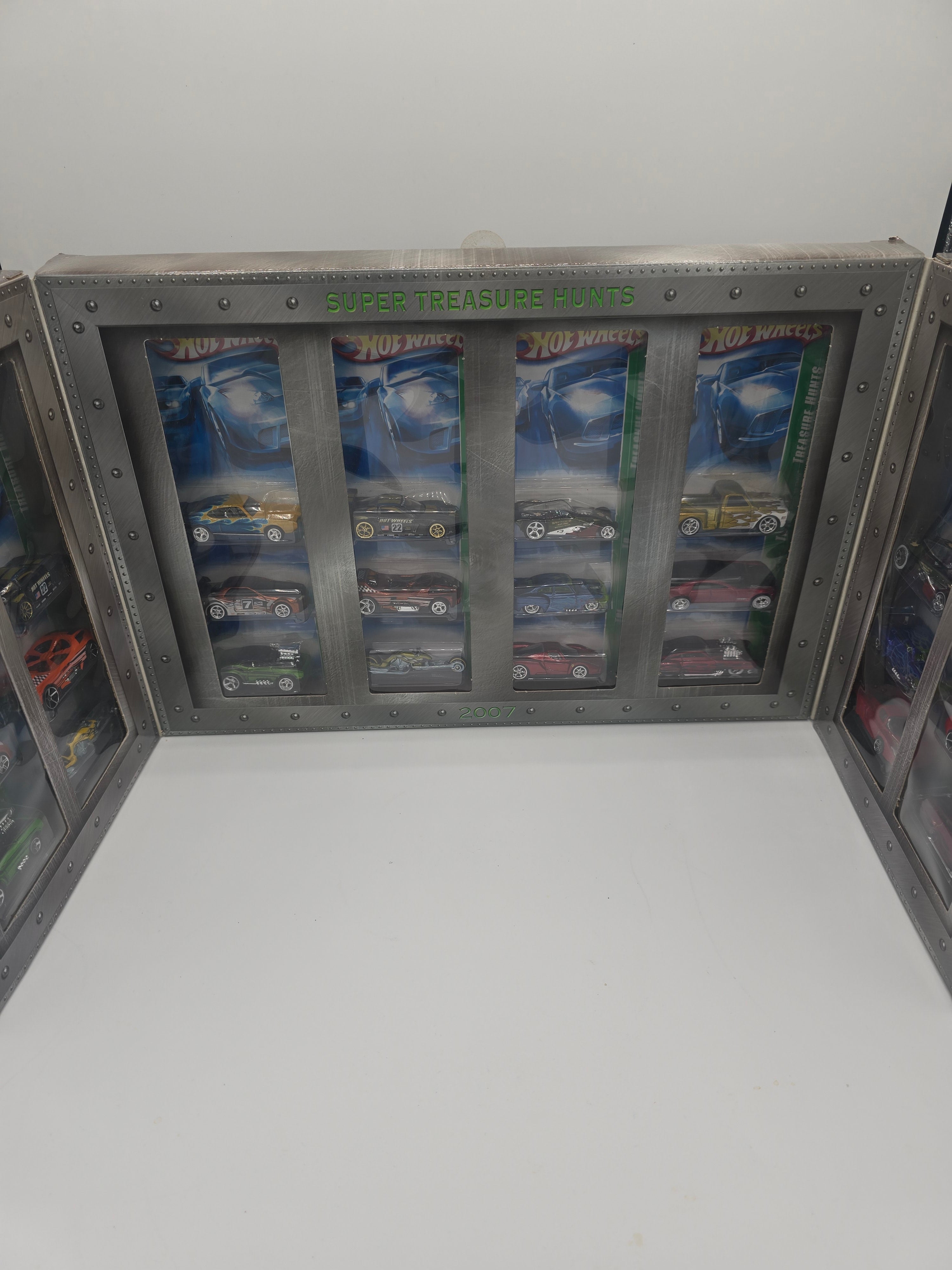 2007 Treasure & Super Hunt Set — In-Store Pickup Only