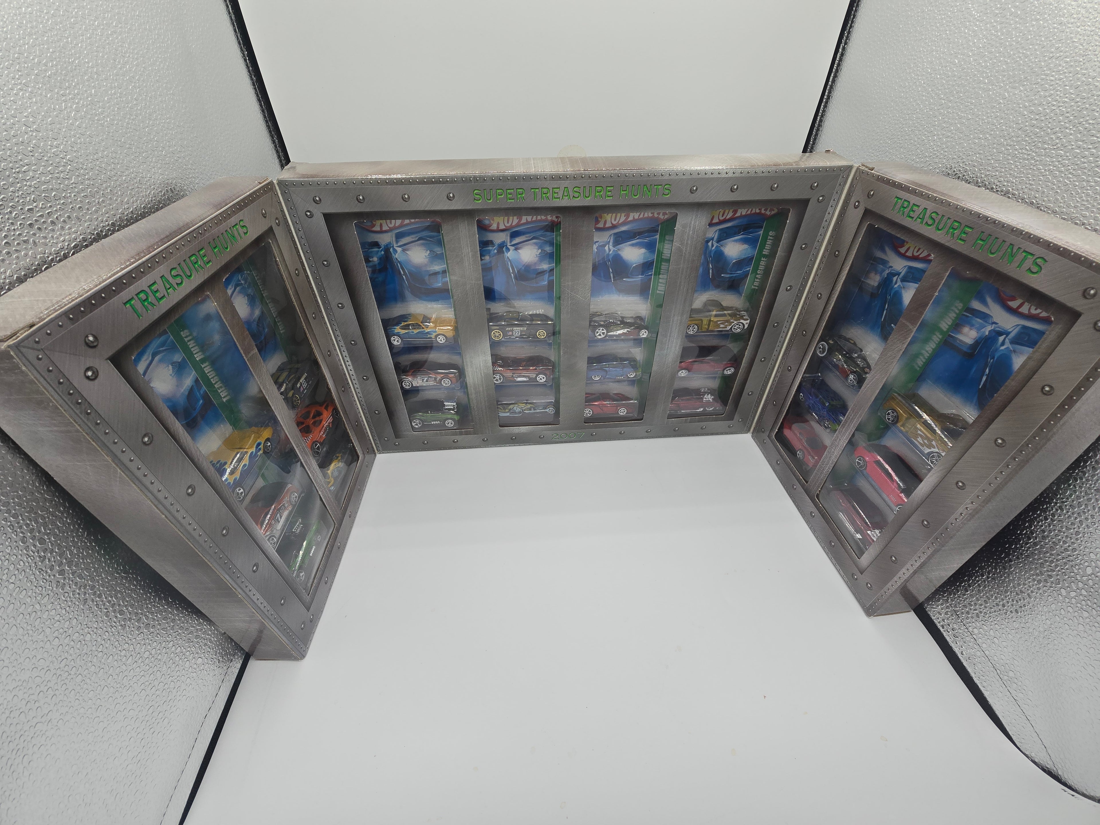 2007 Treasure & Super Hunt Set — In-Store Pickup Only