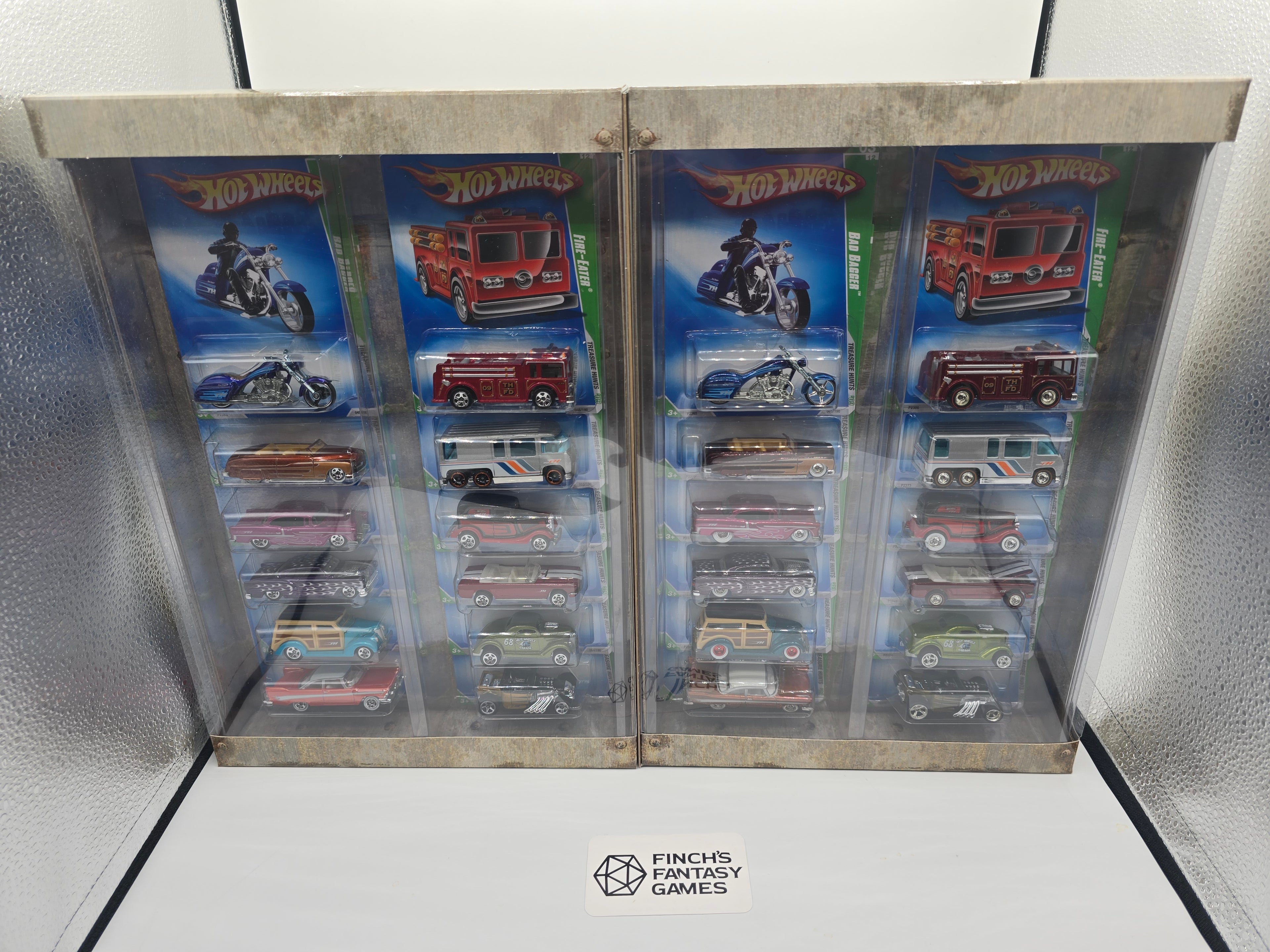 2009 Treasure & Super Hunt Set — In-Store Pickup Only